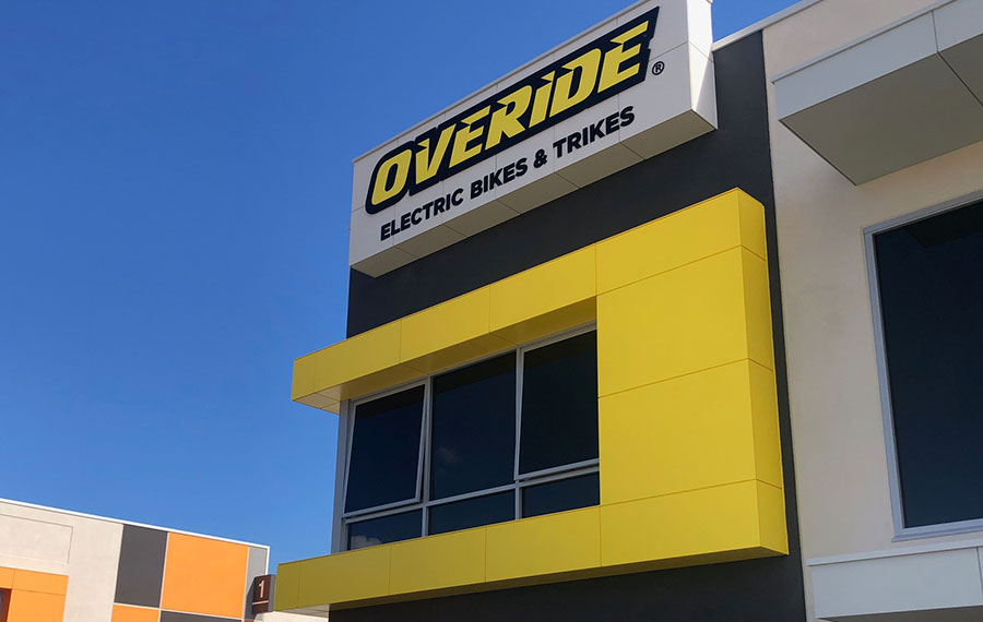 Start Up Visuals - Marine Signwriting. Perth’s quality signwriter services.