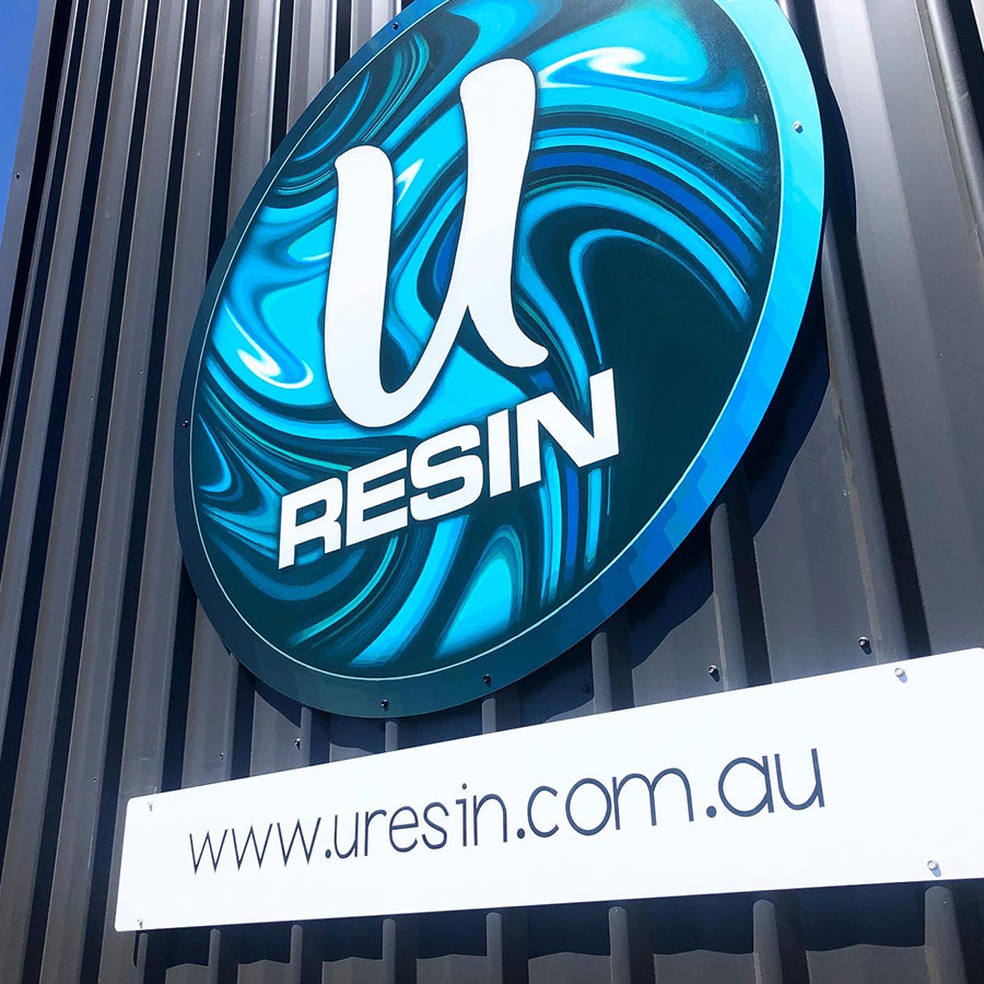 Start Up Visuals - Marine Signwriting. Perth’s quality signwriter services.